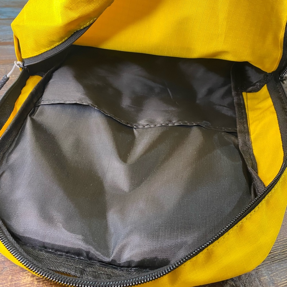 Small & Simple Very Lightweight Backpack Bag for Student & Commuter - Picture 8 of 10